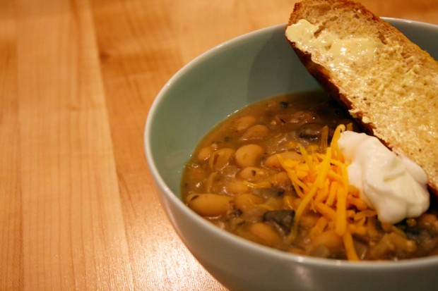 chicken-chili-w-bread-2